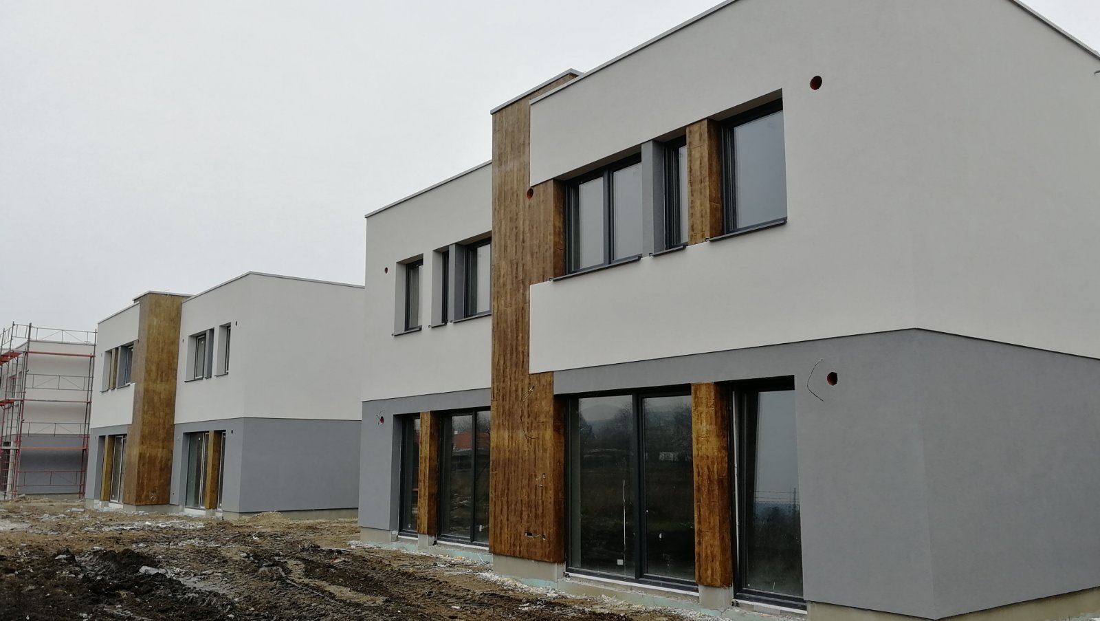 Kompletná dodávka plastových okien a hliníkových vchodovích dverí