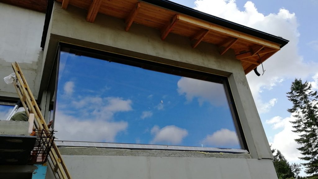 Nadrozmerné sklá - Nadrozmerné okno z vonku