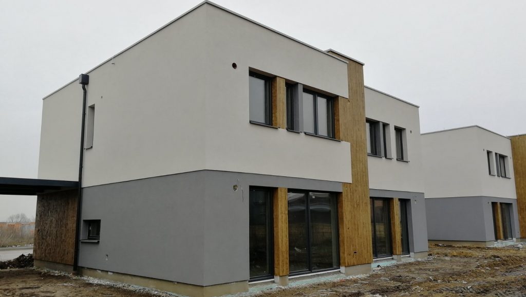 Kompletná dodávka plastových okien a hliníkových vchodovích dverí