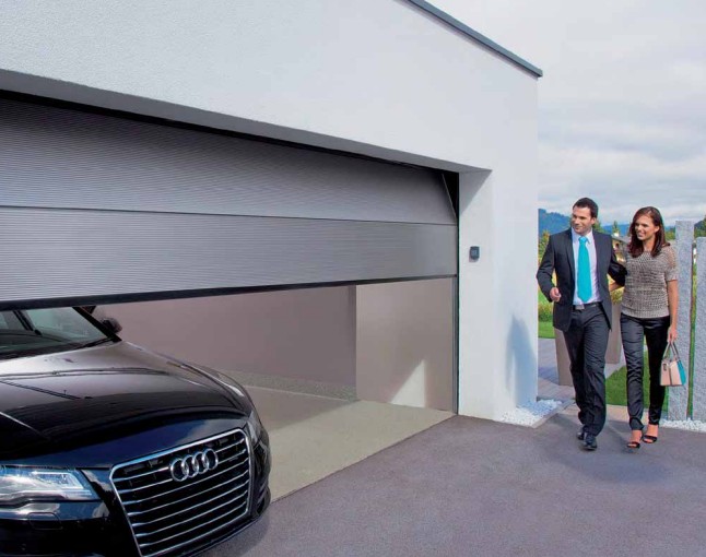 Sekčná garážová brána